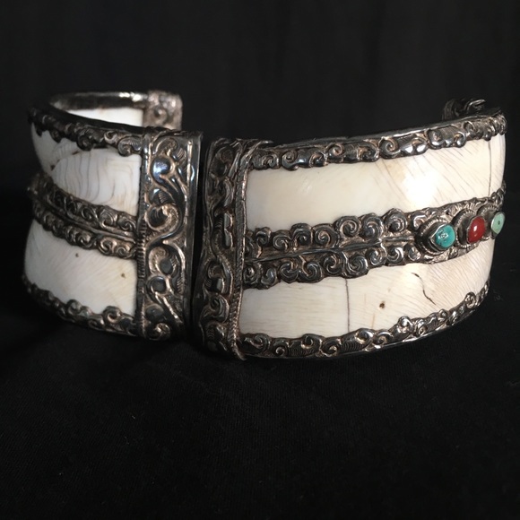 Sterling Shell Repousse India Hinge Bracelet Cuff